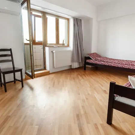 Hostel Comuna Penthouse Ultracentral Bucharest